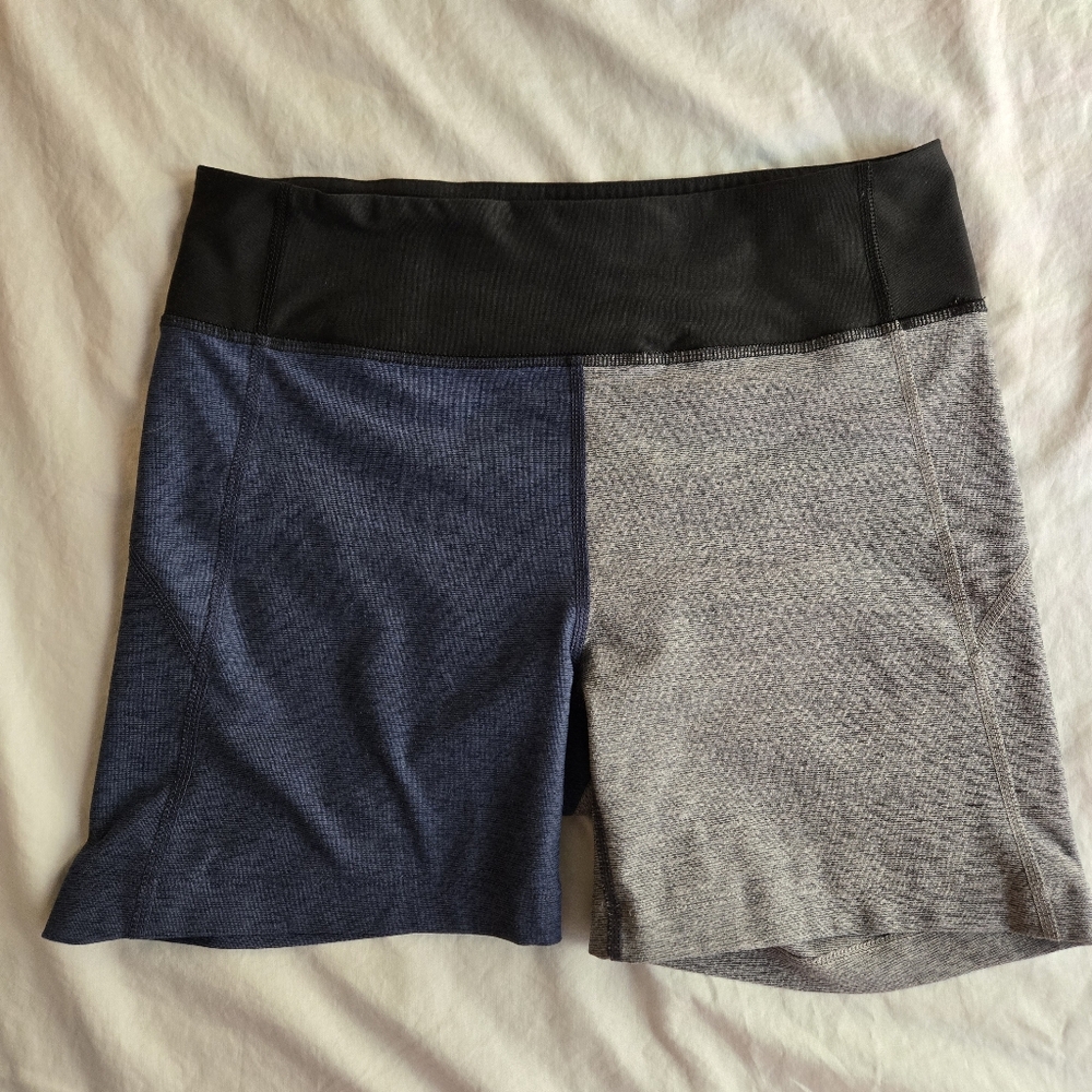 Outdoor Voices 5" navy & grey colorblock bike short sz M